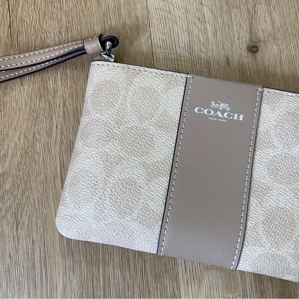 Coach Corner Zip Wristlet In Signature Canvas Stripe COLOR SILVER/SAND/TAUPE - Picture 2 of 7